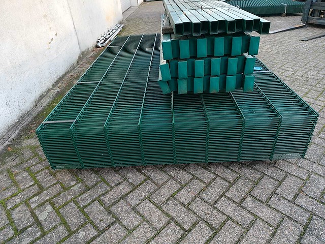 Partij 25x dubbelstaafs hekwerkpanelen 8 / 6 / 8 - 163 hoog met palen - afbeelding 3 van  4