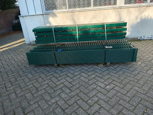 Partij 25x dubbelstaafs hekwerkpanelen 8 / 6 / 8 - 163 hoog met palen - afbeelding 3 van  10