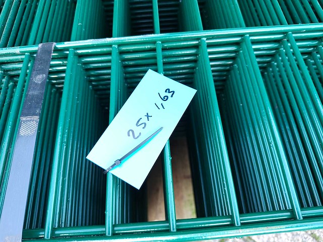 Partij 25x dubbelstaafs hekwerkpanelen 8 / 6 / 8 - 163 hoog met palen - afbeelding 10 van  10