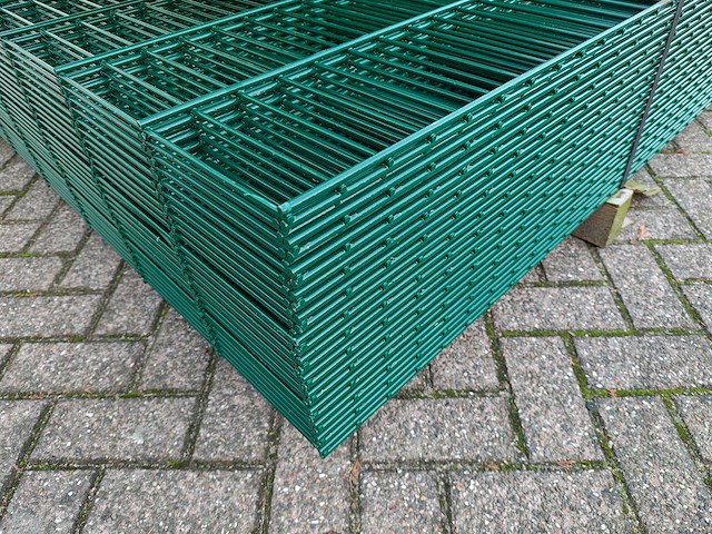 Partij 25x dubbelstaafs hekwerkpanelen 8 / 6 / 8 - 163 hoog met palen - afbeelding 9 van  10