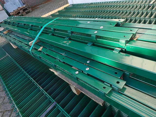 Partij 25x dubbelstaafs hekwerkpanelen 8 / 6 / 8 - 203 hoog met palen - afbeelding 2 van  10