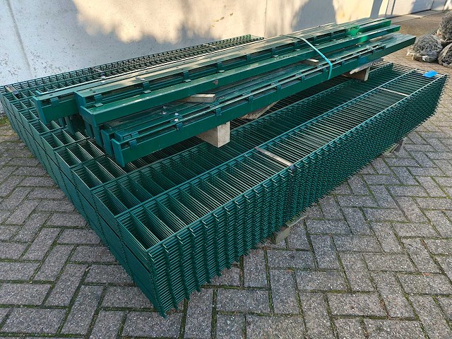 Partij 25x dubbelstaafs hekwerkpanelen 8 / 6 / 8 - 203 hoog met palen - afbeelding 1 van  10
