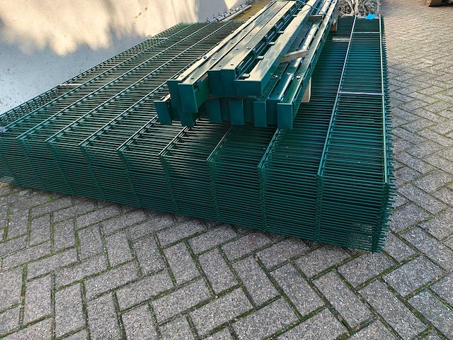 Partij 25x dubbelstaafs hekwerkpanelen 8 / 6 / 8 - 203 hoog met palen - afbeelding 7 van  10