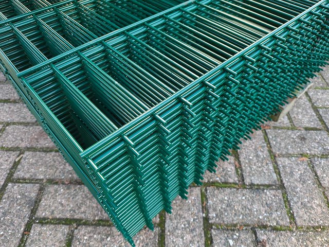 Partij 25x dubbelstaafs hekwerkpanelen 8 / 6 / 8 - 203 hoog met palen - afbeelding 8 van  10
