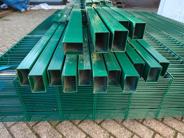 Partij 25x dubbelstaafs hekwerkpanelen 8 / 6 / 8 - 203 hoog met palen - afbeelding 10 van  10