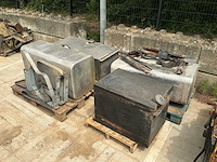 Partij 4 tanks – 3 aluminium watertanks en 1 stalen brandstoftank - afbeelding 2 van  14