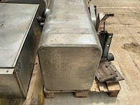 Partij 4 tanks – 3 aluminium watertanks en 1 stalen brandstoftank - afbeelding 6 van  14