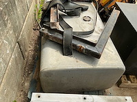 Partij 4 tanks – 3 rvs brandstof tanks en 1 stalen brandstoftank - afbeelding 3 van  14