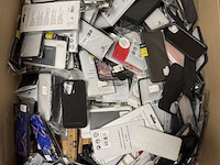 Partij 400+ smartphone hoesjes & screenprotectors – diverse modellen - afbeelding 1 van  5