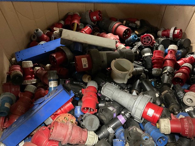 Partij 400v stekkers - afbeelding 1 van  1