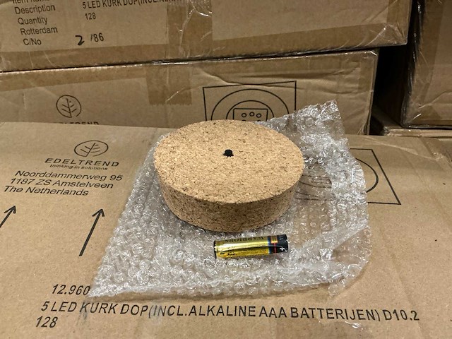 Partij 5 led kurk dop (incl. alkaline aaa batterijen) d10.2cm (2944x) - afbeelding 2 van  3