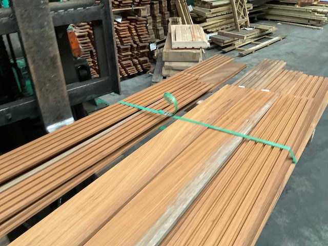 Partij 5-voudig rhombusprofiel western red cedar - 180-300x14,5x2 cm - afbeelding 14 van  22