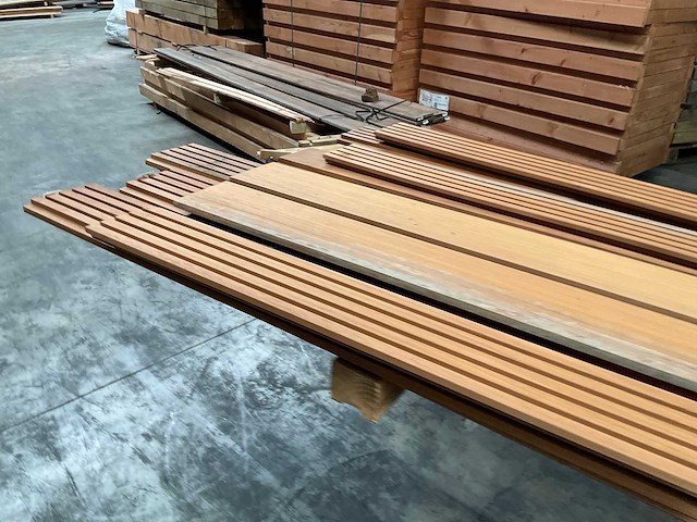 Partij 5-voudig rhombusprofiel western red cedar - 180-300x14,5x2 cm - afbeelding 19 van  22