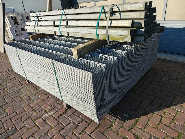 Partij 50x dubbelstaafs hekwerkpanelen gegalvaniseerd 183 hoog 8 / 6 / 8 - met palen 27x - afbeelding 5 van  11