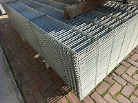 Partij 50x dubbelstaafs hekwerkpanelen gegalvaniseerd 183 hoog 8 / 6 / 8 - met palen 27x - afbeelding 8 van  11