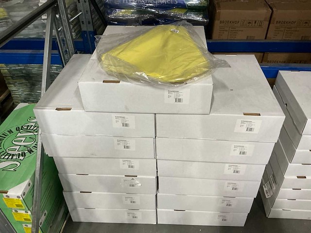 Partij 50x44x12cm oblique paperl. yellow opp35 satin (6500x) - afbeelding 1 van  5