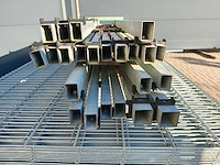 Partij 55x dubbelstaafs hekwerk panelen gegalvaniseerd 6/5/6 - 163 cm hoog, met palen 23x - afbeelding 2 van  10