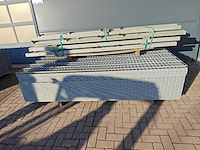 Partij 55x dubbelstaafs hekwerk panelen gegalvaniseerd 6/5/6 - 163 cm hoog, met palen 23x - afbeelding 2 van  10