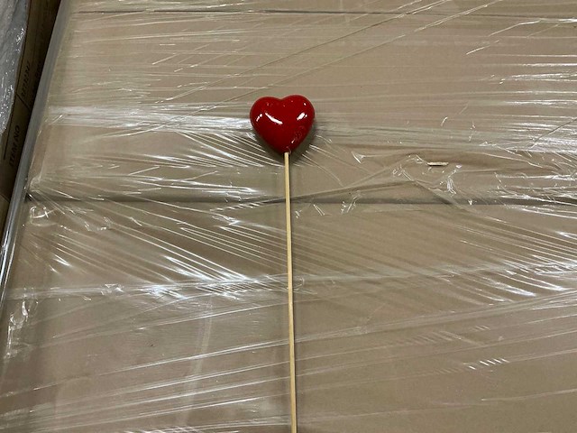 Partij 6cm hearts on 50cm pick shiny red (400x) - afbeelding 1 van  4