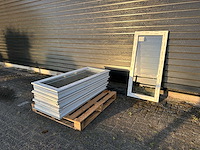 Partij 7 nieuwe kunststof kozijnen met dubbel glas – 497 x 1252 mm - afbeelding 1 van  6