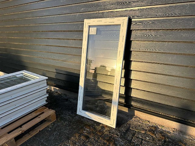 Partij 7 nieuwe kunststof kozijnen met dubbel glas – 497 x 1252 mm - afbeelding 4 van  6