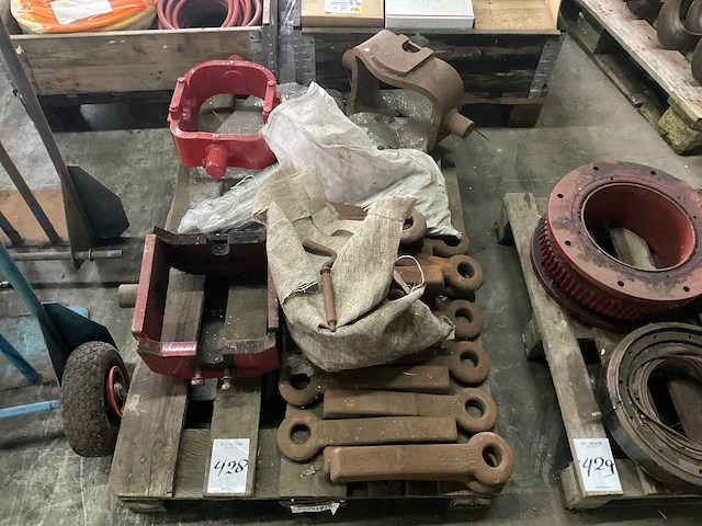 Partij aanbouwdelen en trekogen - afbeelding 1 van  2