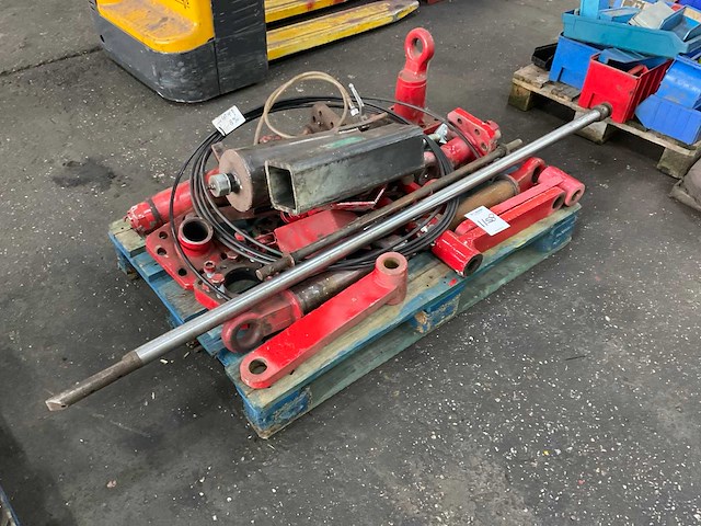 Partij aanhangwagen onderdelen - afbeelding 2 van  8