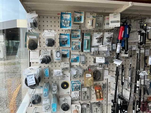 Partij aanhangwagen onderdelen - afbeelding 1 van  17