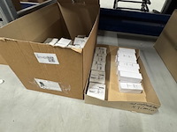 Partij aanlegthermostaten en ontluchters - afbeelding 1 van  6