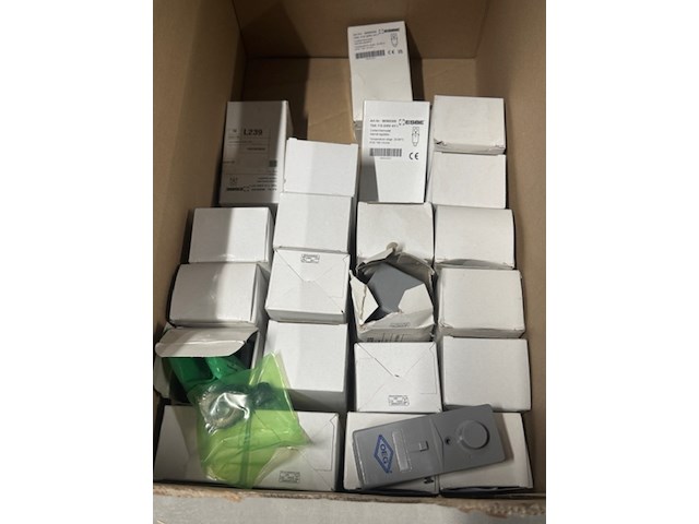 Partij aanlegthermostaten en ontluchters - afbeelding 5 van  6