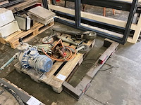 Partij aannemersmateriaal - afbeelding 1 van  6