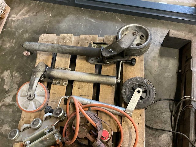 Partij aannemersmateriaal - afbeelding 4 van  6