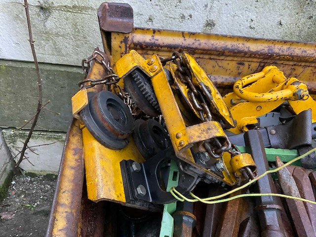 Partij aannemersmateriaal - afbeelding 7 van  8