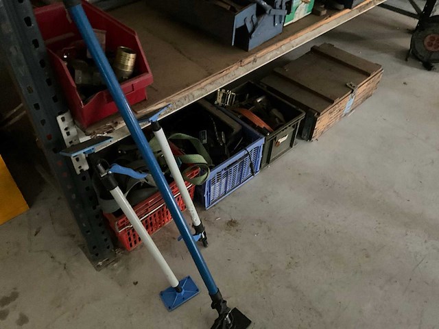 Partij aannemersmateriaal - afbeelding 4 van  4