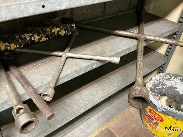 Partij aannemersmateriaal - afbeelding 2 van  15