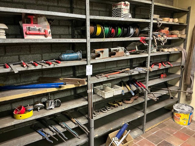 Partij aannemersmateriaal - afbeelding 1 van  15