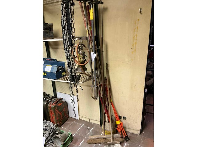 Partij aannemersmateriaal - afbeelding 3 van  3