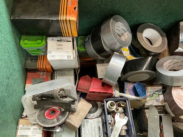 Partij aannemersmateriaal - afbeelding 3 van  15