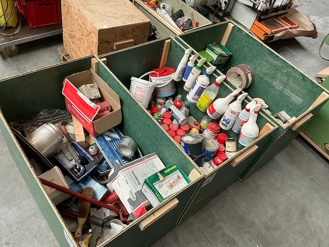 Partij aannemersmateriaal - afbeelding 1 van  15