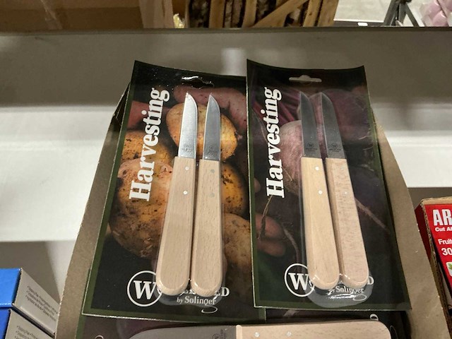 Partij aardappelmesjes carbon staal 8cm met roodbeuken heft (22x) - afbeelding 1 van  4
