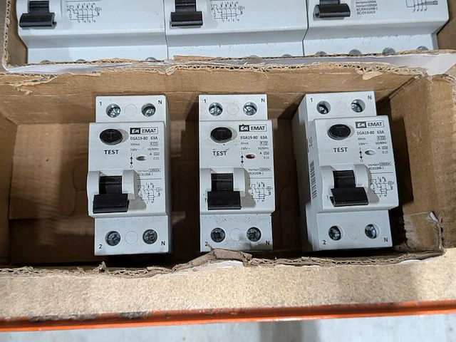 Partij aardlek- en installatieautomaten, emat - afbeelding 2 van  12