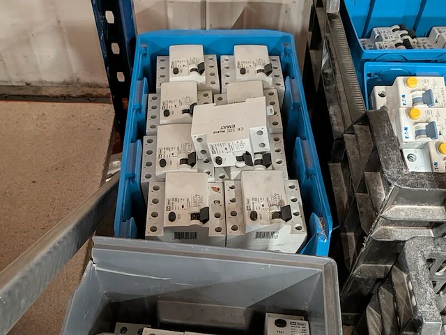 Partij aardlek- en installatieautomaten, emat - afbeelding 9 van  12