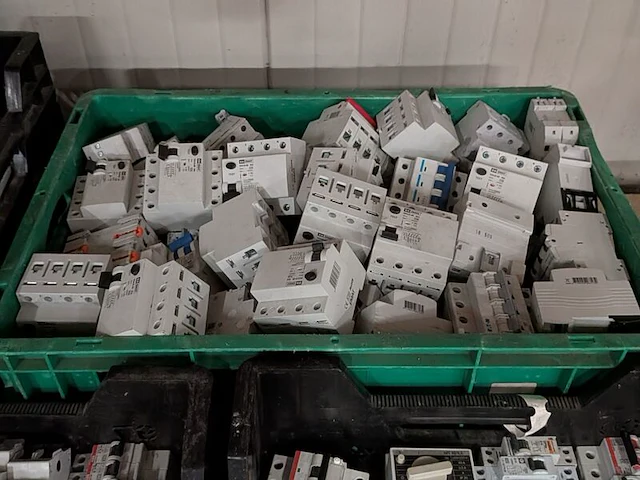 Partij aardlek- en installatieautomaten, emat - afbeelding 11 van  12
