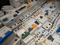 Partij aardlek- en installatieautomaten, emat - afbeelding 12 van  12