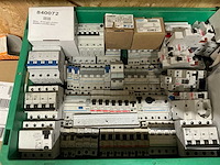 Partij aardlekautomaten en schakelmateriaal - afbeelding 3 van  6