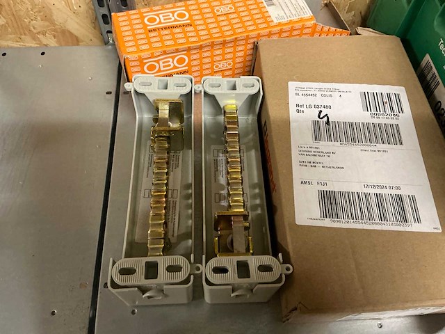 Partij aardlekautomaten en schakelmateriaal - afbeelding 5 van  6