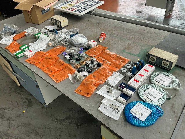 Partij abb robot onderdelen - afbeelding 1 van  22