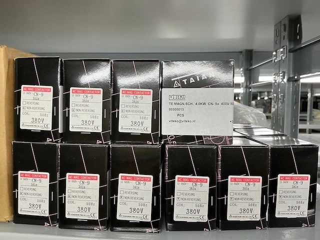 Partij ac magnetic contactors cn-9 3a1a (102x) - afbeelding 1 van  4