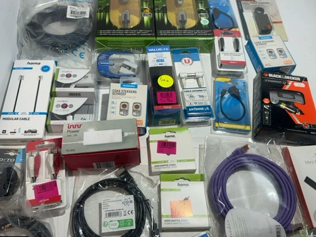 Partij accessoires en kabels black & decker, nedis, scanpart - afbeelding 3 van  7