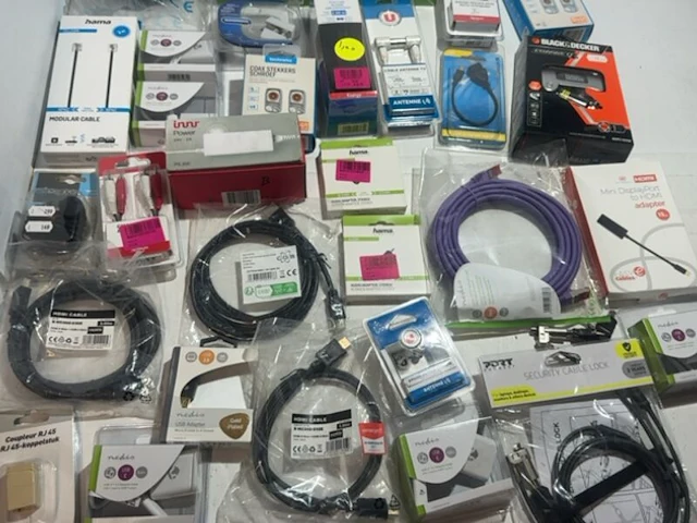 Partij accessoires en kabels black & decker, nedis, scanpart - afbeelding 4 van  7